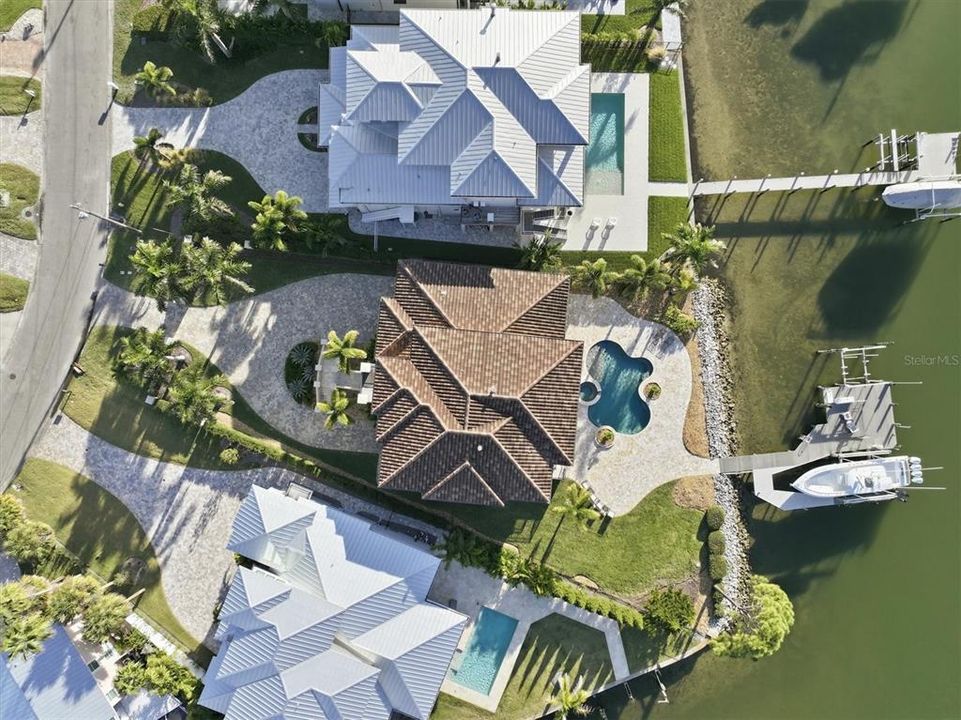 En Venta: $3,799,000 (3 camas, 2 baños, 3758 Pies cuadrados)