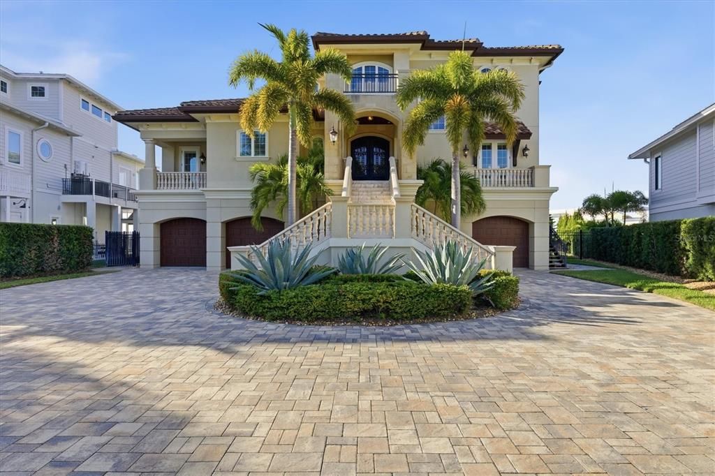 En Venta: $3,799,000 (3 camas, 2 baños, 3758 Pies cuadrados)