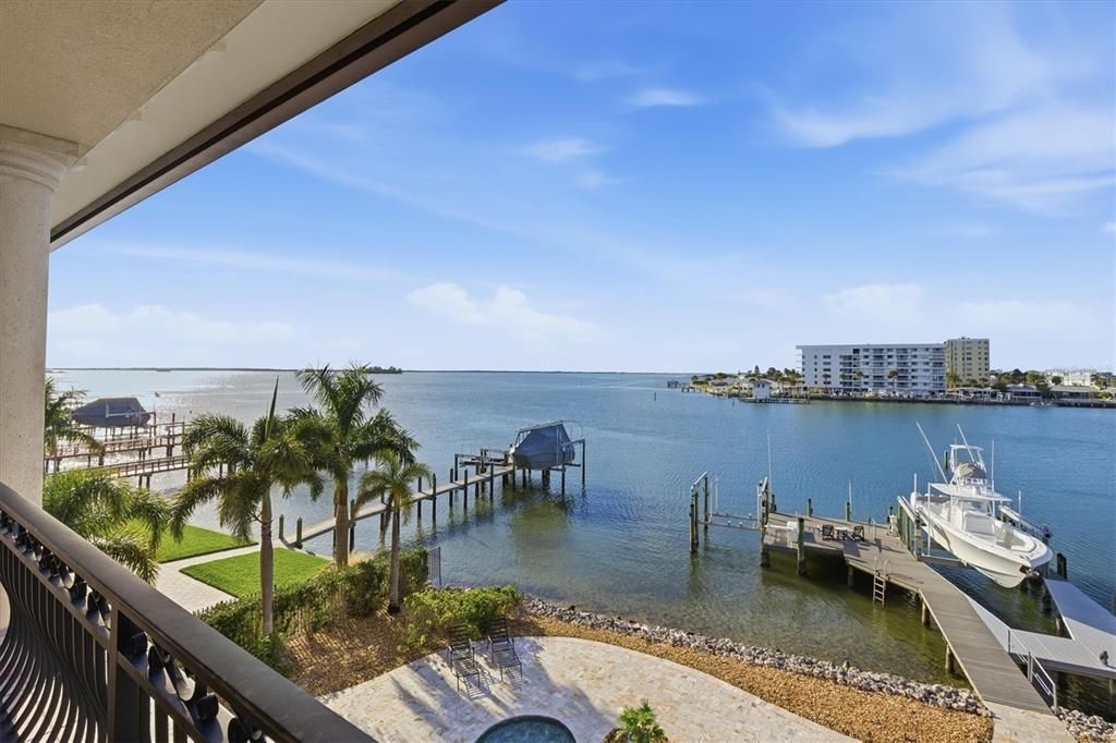 En Venta: $3,799,000 (3 camas, 2 baños, 3758 Pies cuadrados)