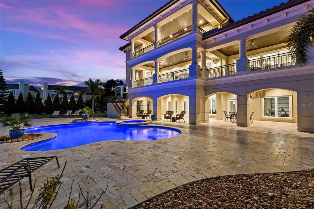 En Venta: $3,799,000 (3 camas, 2 baños, 3758 Pies cuadrados)