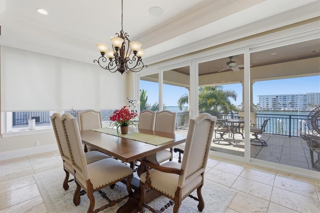 En Venta: $3,799,000 (3 camas, 2 baños, 3758 Pies cuadrados)