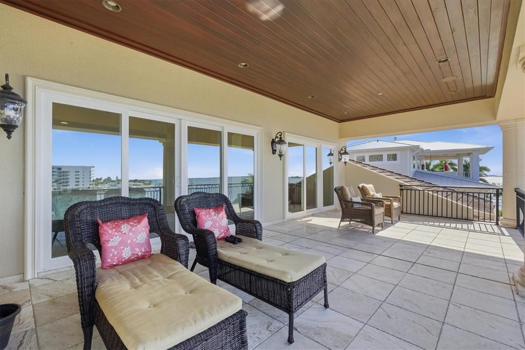 En Venta: $3,799,000 (3 camas, 2 baños, 3758 Pies cuadrados)