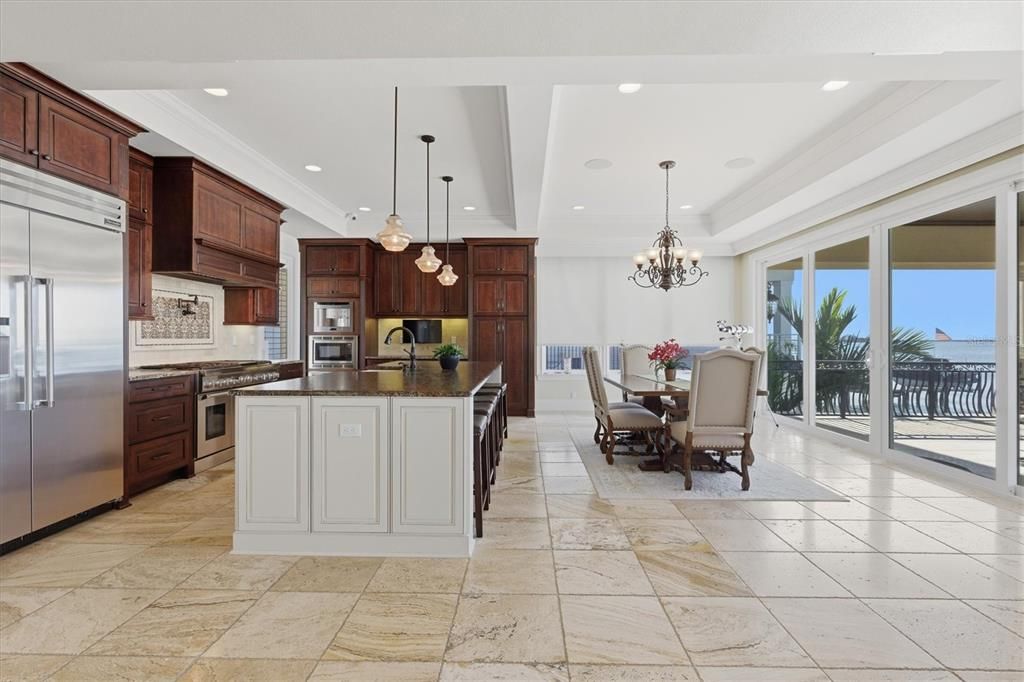 En Venta: $3,799,000 (3 camas, 2 baños, 3758 Pies cuadrados)