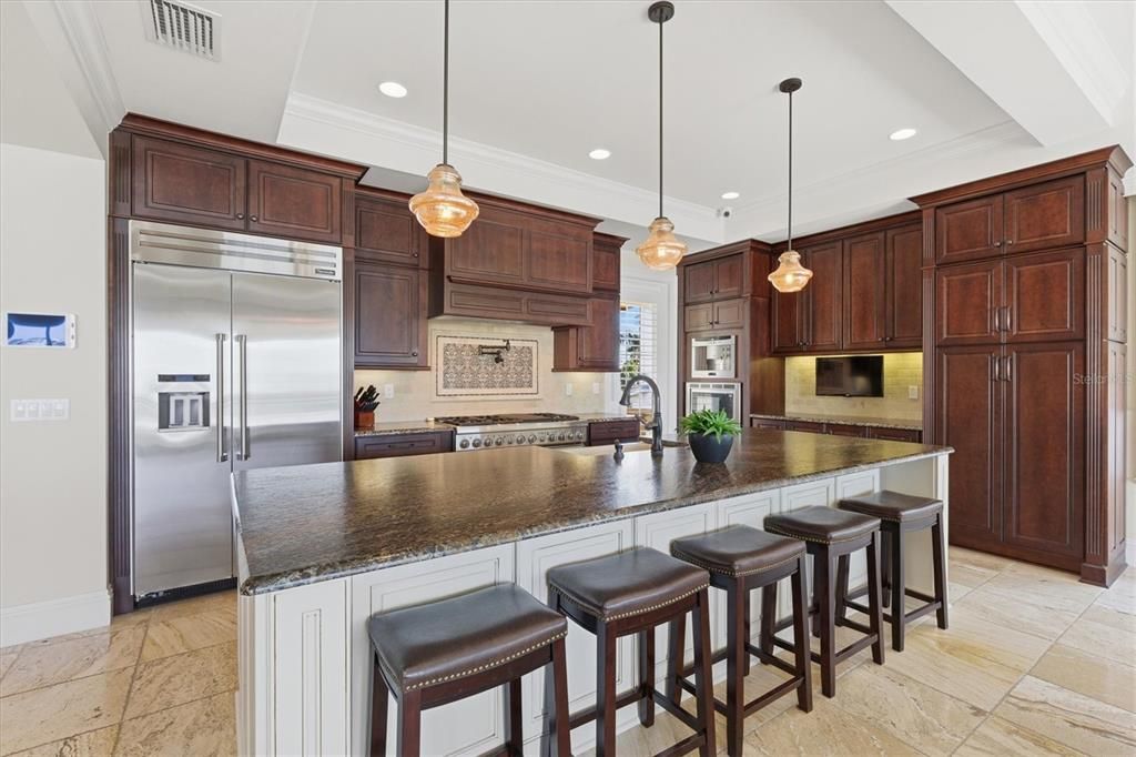 En Venta: $3,799,000 (3 camas, 2 baños, 3758 Pies cuadrados)