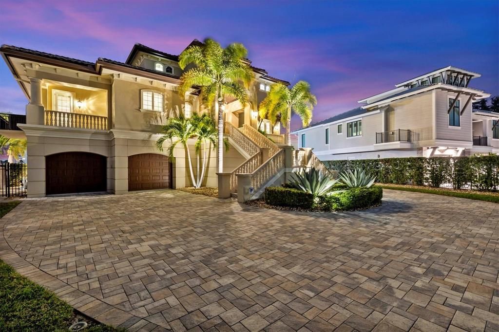 En Venta: $3,799,000 (3 camas, 2 baños, 3758 Pies cuadrados)