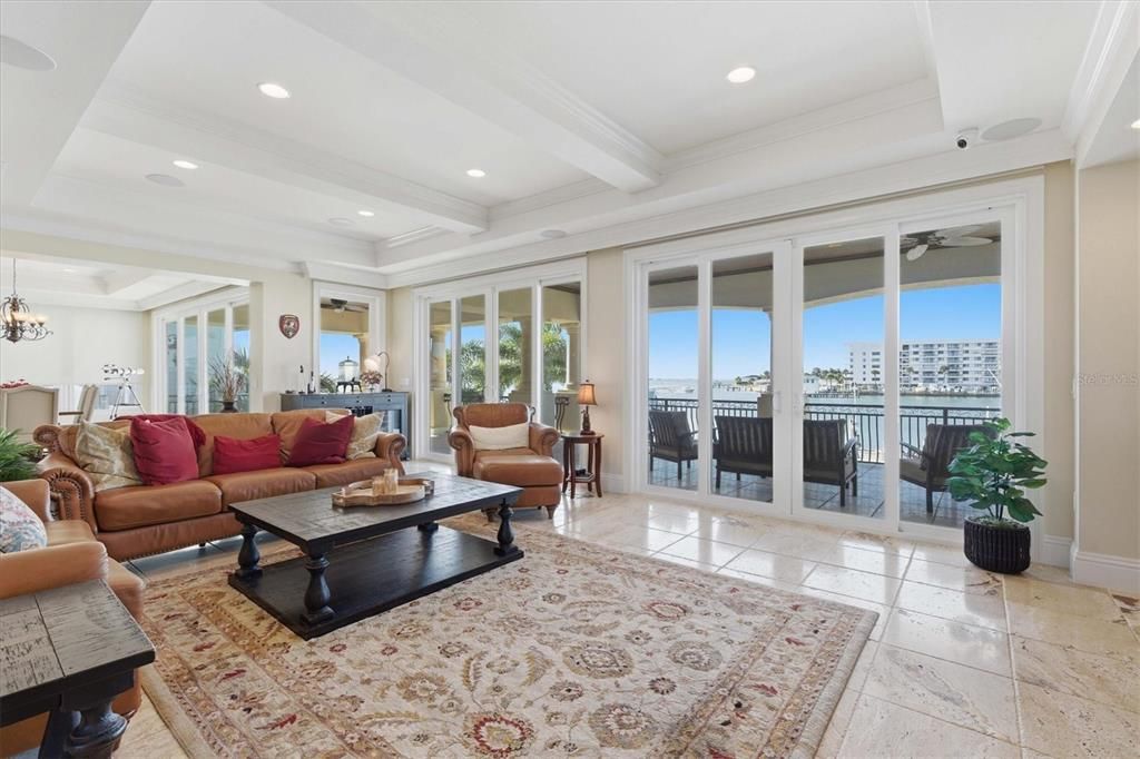 En Venta: $3,799,000 (3 camas, 2 baños, 3758 Pies cuadrados)