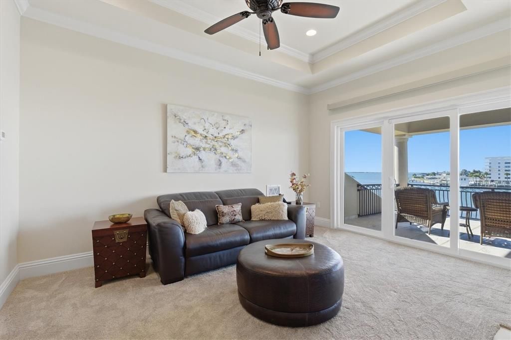 En Venta: $3,799,000 (3 camas, 2 baños, 3758 Pies cuadrados)