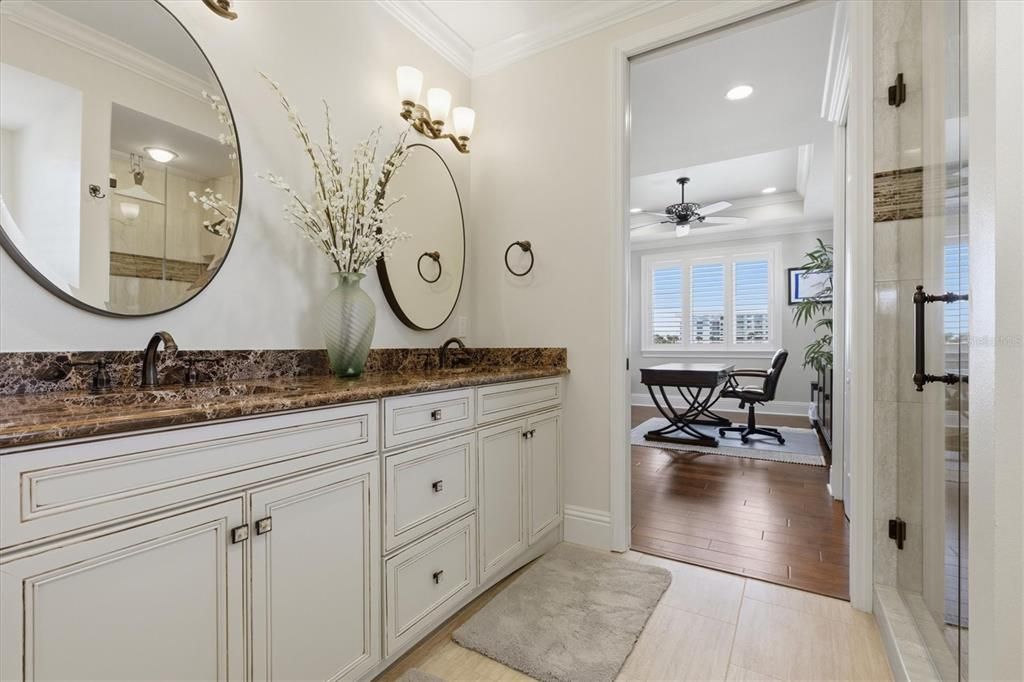 En Venta: $3,799,000 (3 camas, 2 baños, 3758 Pies cuadrados)