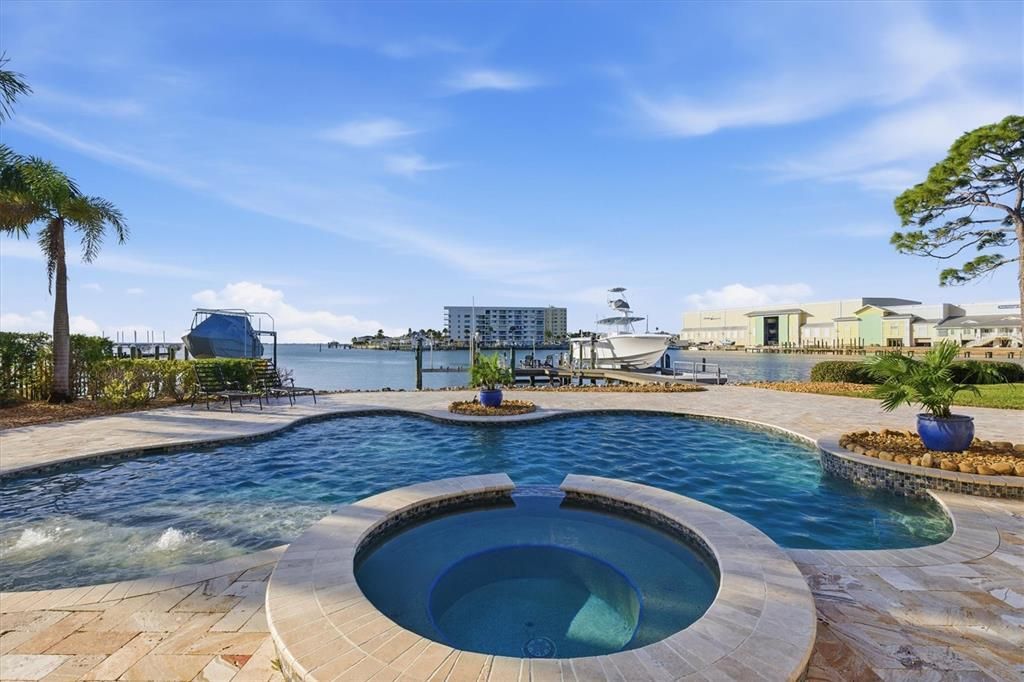 En Venta: $3,799,000 (3 camas, 2 baños, 3758 Pies cuadrados)