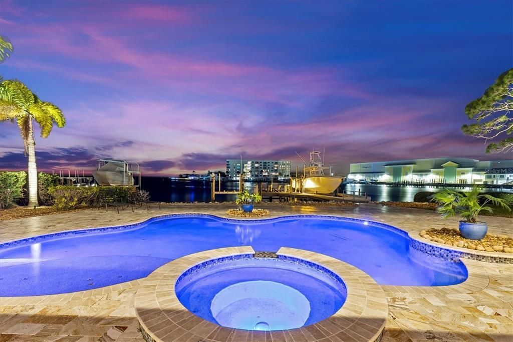 En Venta: $3,799,000 (3 camas, 2 baños, 3758 Pies cuadrados)