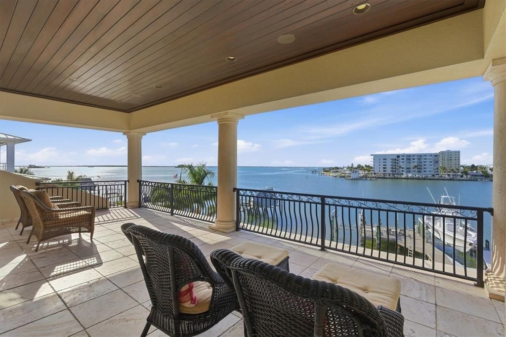 En Venta: $3,799,000 (3 camas, 2 baños, 3758 Pies cuadrados)