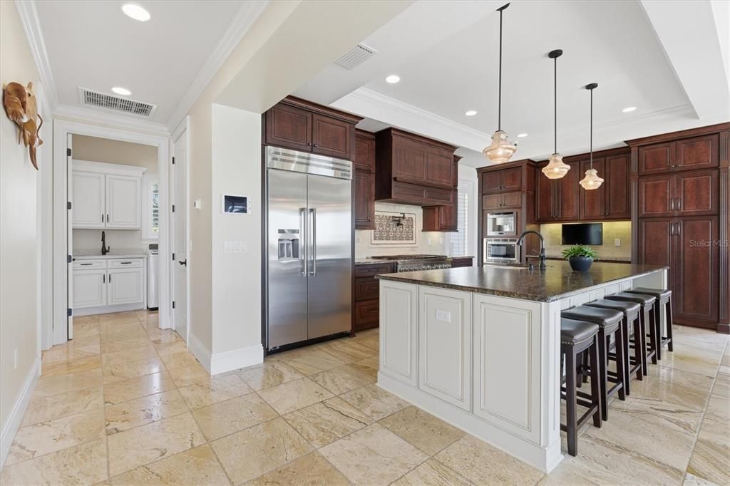 En Venta: $3,799,000 (3 camas, 2 baños, 3758 Pies cuadrados)