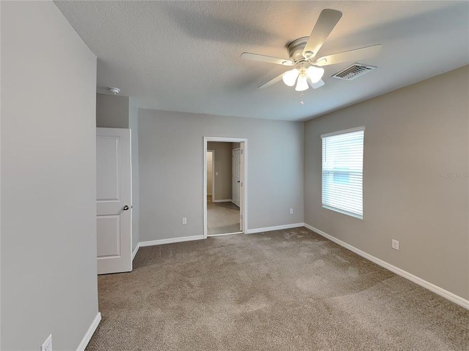 For Rent: $2,519 (4 beds, 2 baths, 2007 Square Feet)