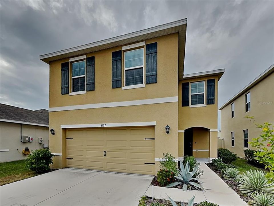 For Rent: $2,519 (4 beds, 2 baths, 2007 Square Feet)