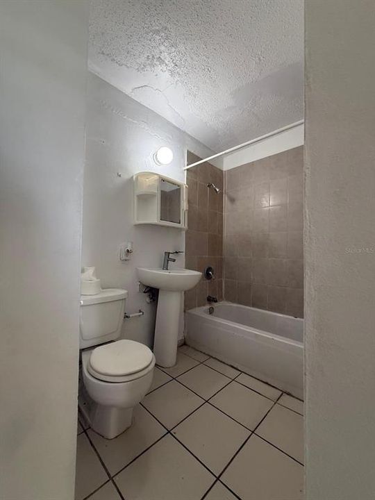 En Renta: $1,000 (3 camas, 1 baños, 915.42 Pies cuadrados)