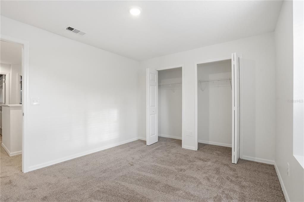 待售: $359,900 (4 贝兹, 2 浴室, 2390 平方英尺)