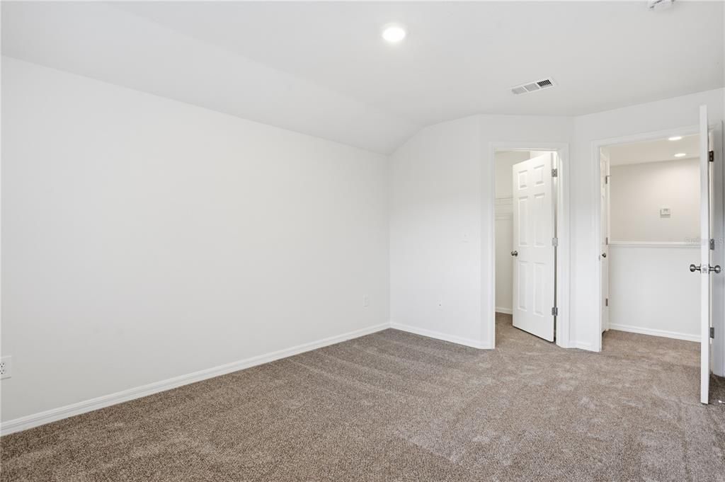 待售: $359,900 (4 贝兹, 2 浴室, 2390 平方英尺)