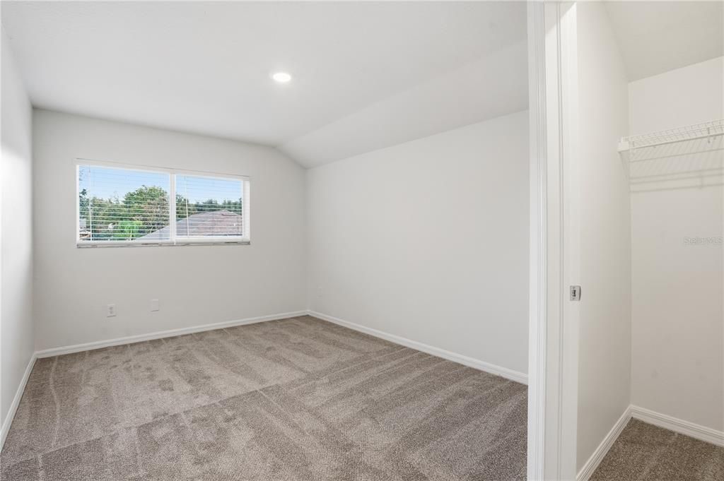 待售: $359,900 (4 贝兹, 2 浴室, 2390 平方英尺)