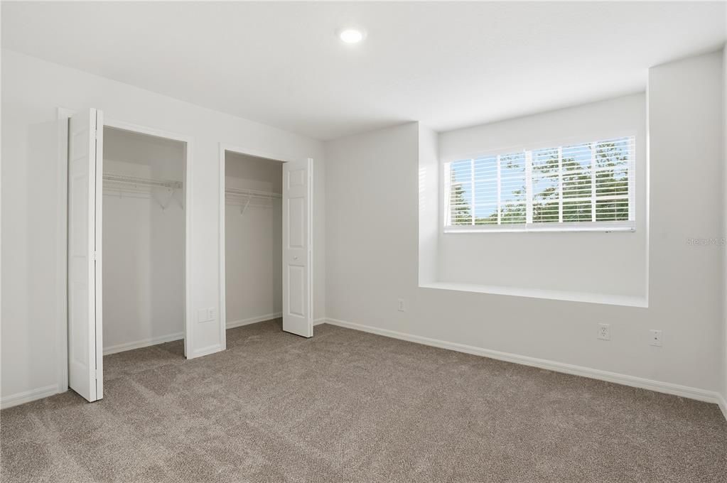 待售: $359,900 (4 贝兹, 2 浴室, 2390 平方英尺)