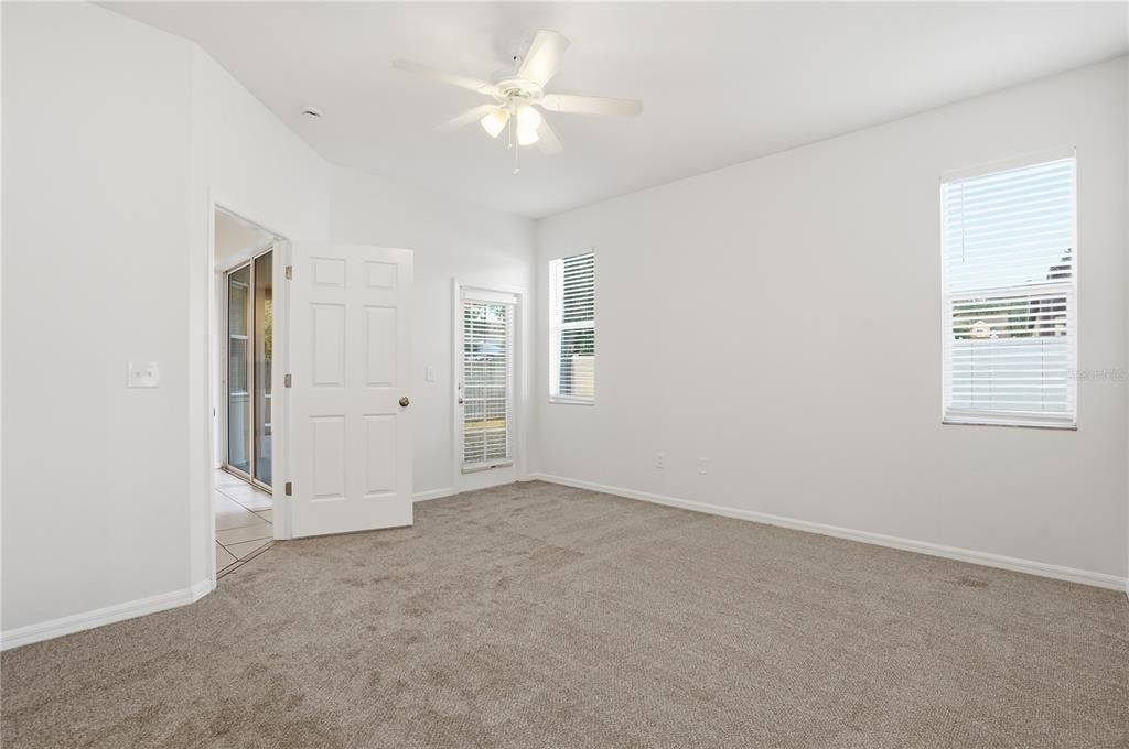 待售: $359,900 (4 贝兹, 2 浴室, 2390 平方英尺)