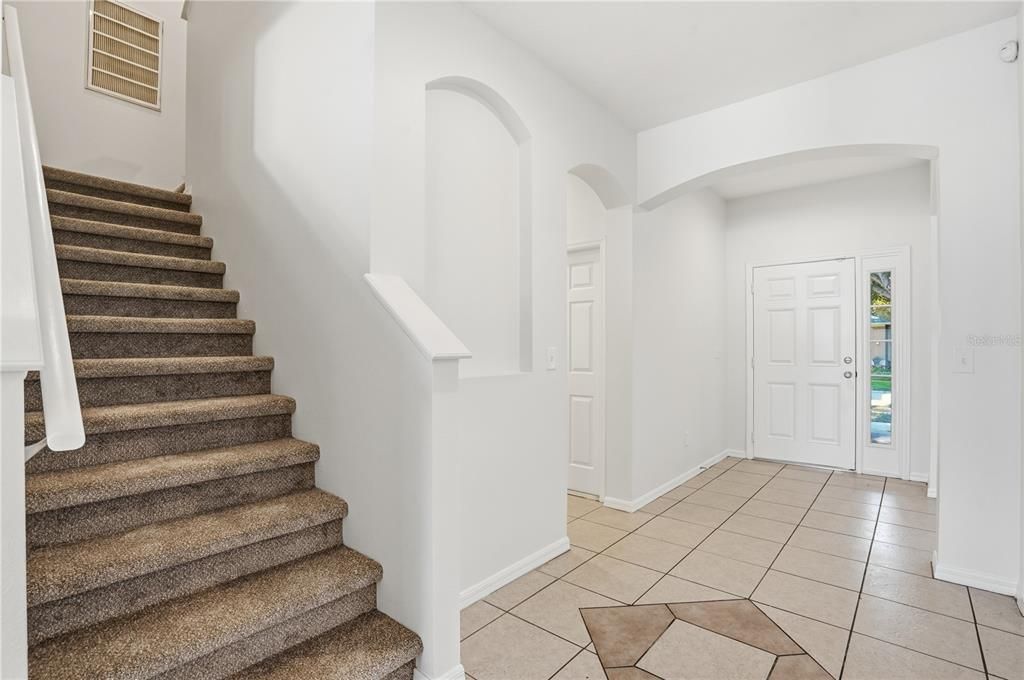 待售: $359,900 (4 贝兹, 2 浴室, 2390 平方英尺)