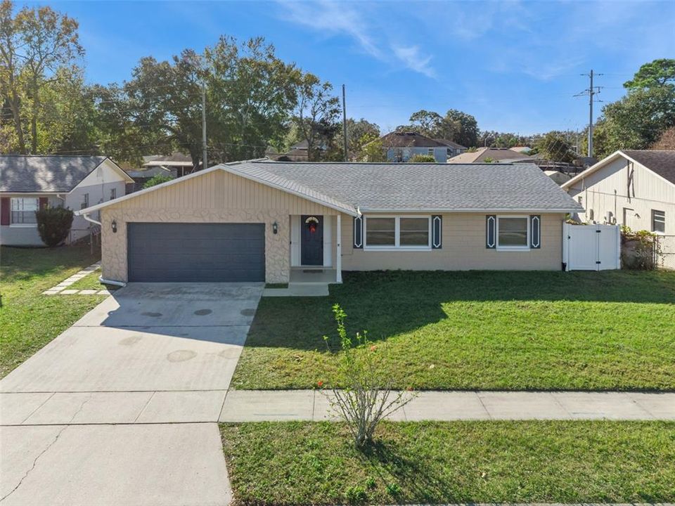 For Sale: $435,000 (4 beds, 2 baths, 1815 Square Feet)