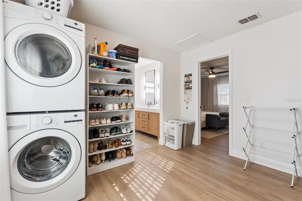 For Sale: $435,000 (4 beds, 2 baths, 1815 Square Feet)