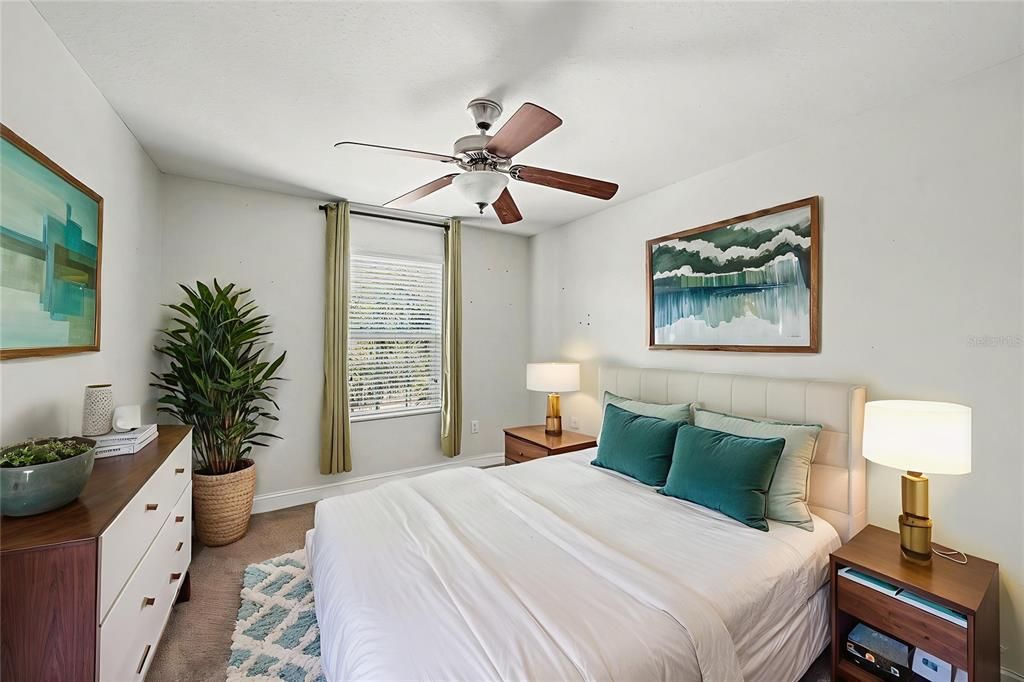 En Venta: $375,000 (4 camas, 2 baños, 2307 Pies cuadrados)