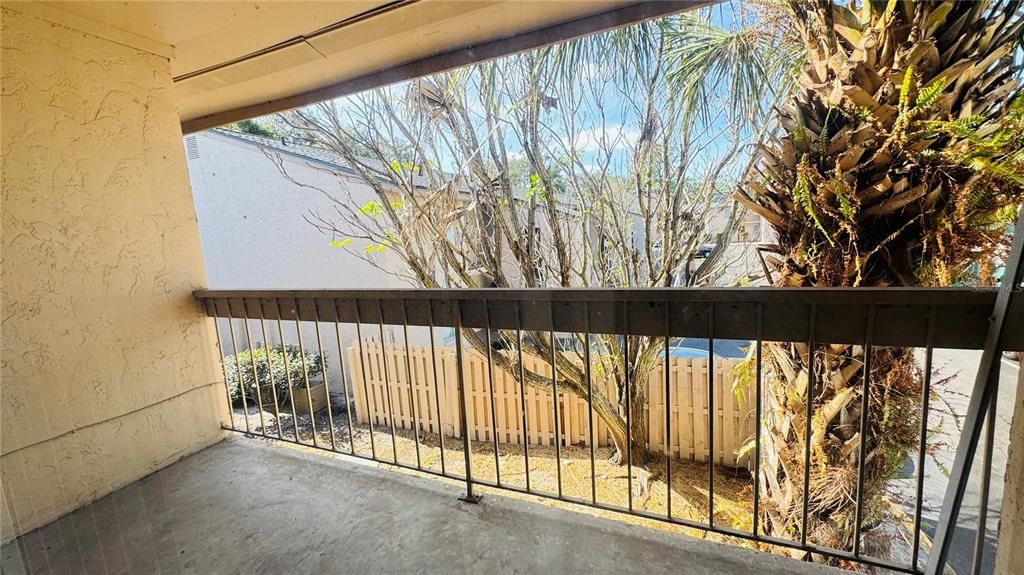 For Rent: $1,300 (1 beds, 1 baths, 707 Square Feet)