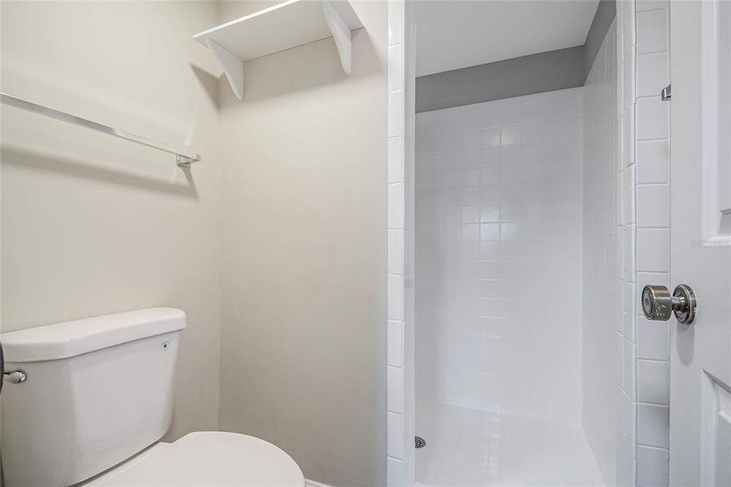 На продажу: $80,000 (2 спален, 2 ванн, 1134 Квадратных фут)