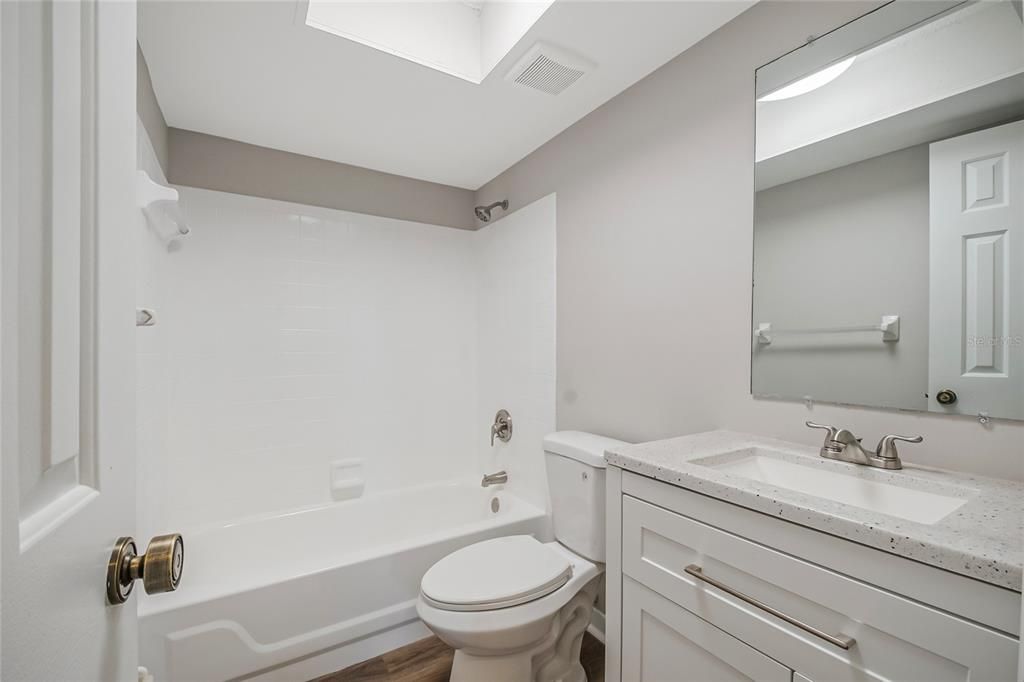 На продажу: $80,000 (2 спален, 2 ванн, 1134 Квадратных фут)