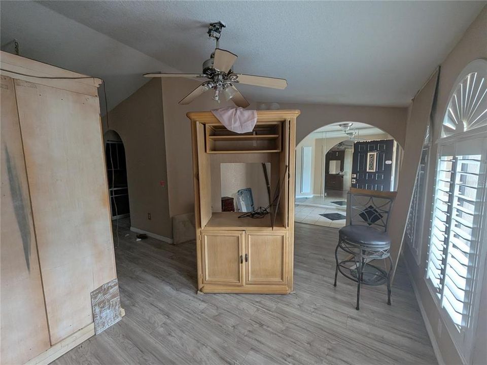 En Venta: $399,000 (3 camas, 3 baños, 2154 Pies cuadrados)