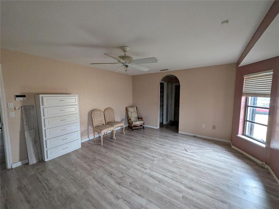 En Venta: $399,000 (3 camas, 3 baños, 2154 Pies cuadrados)