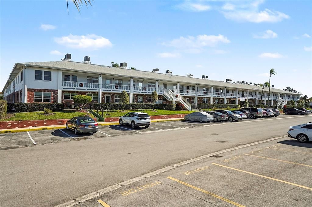 For Sale: $124,900 (2 beds, 2 baths, 1104 Square Feet)