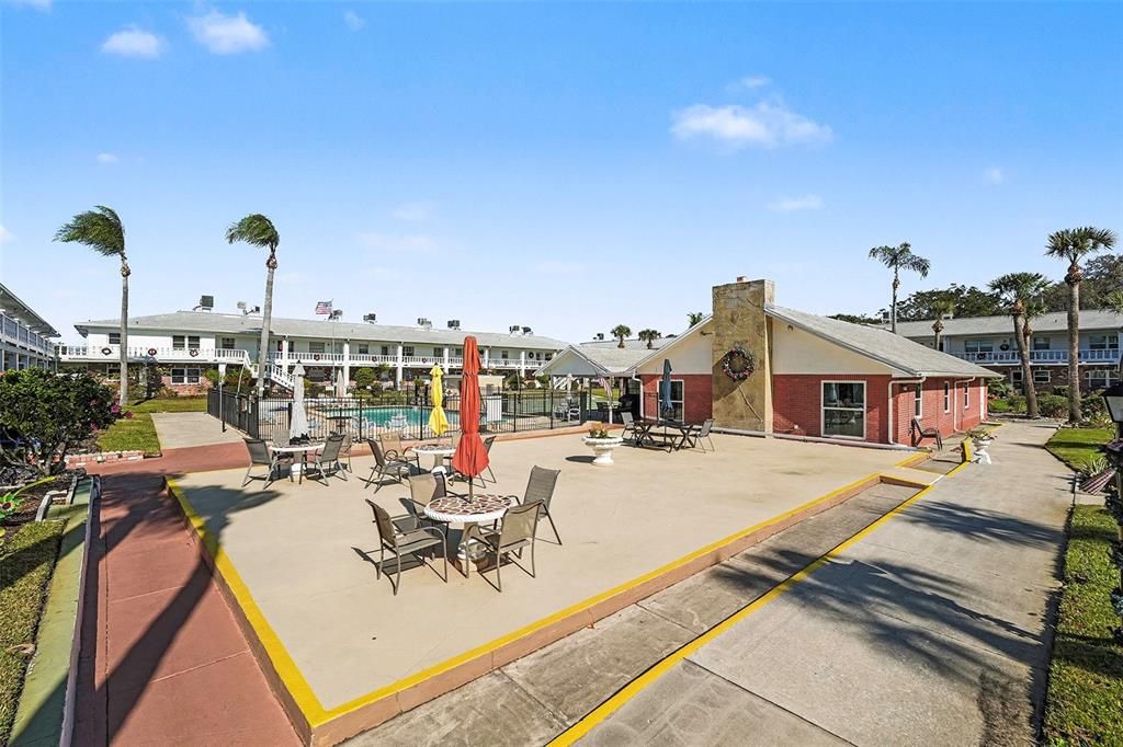 For Sale: $124,900 (2 beds, 2 baths, 1104 Square Feet)