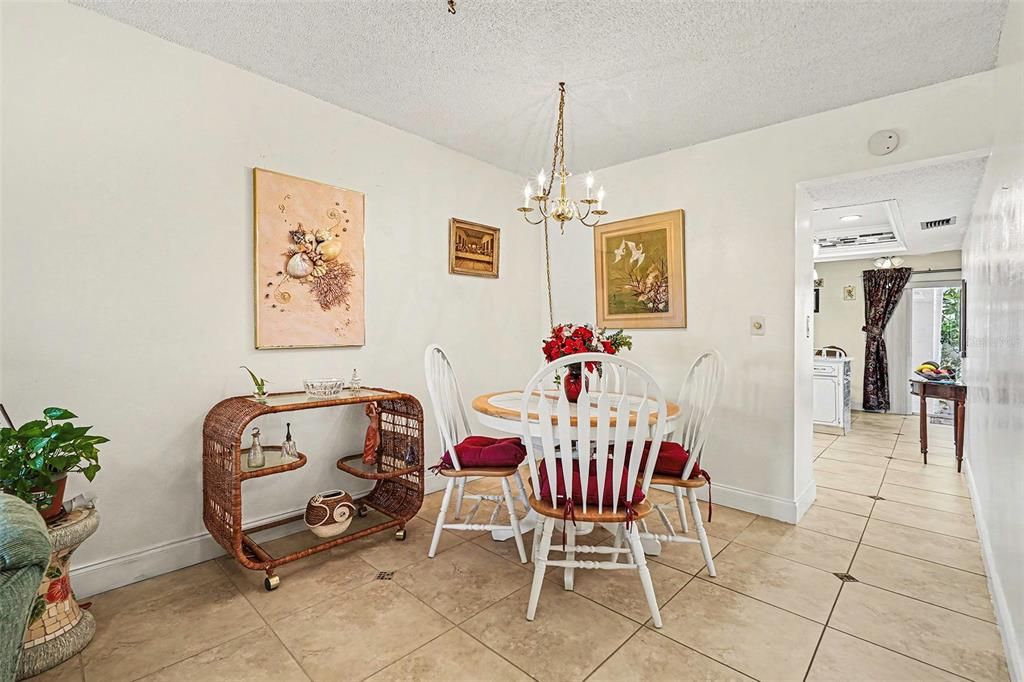 For Sale: $124,900 (2 beds, 2 baths, 1104 Square Feet)