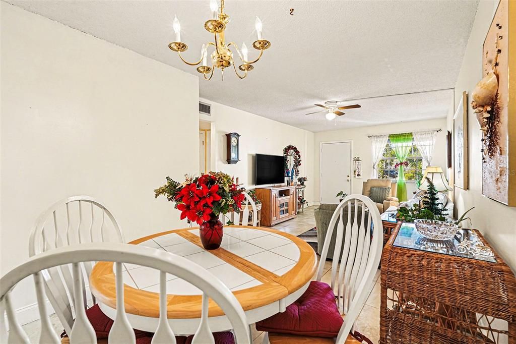 For Sale: $124,900 (2 beds, 2 baths, 1104 Square Feet)