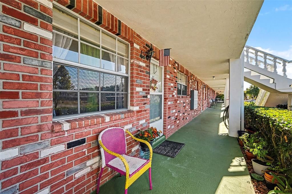 For Sale: $124,900 (2 beds, 2 baths, 1104 Square Feet)