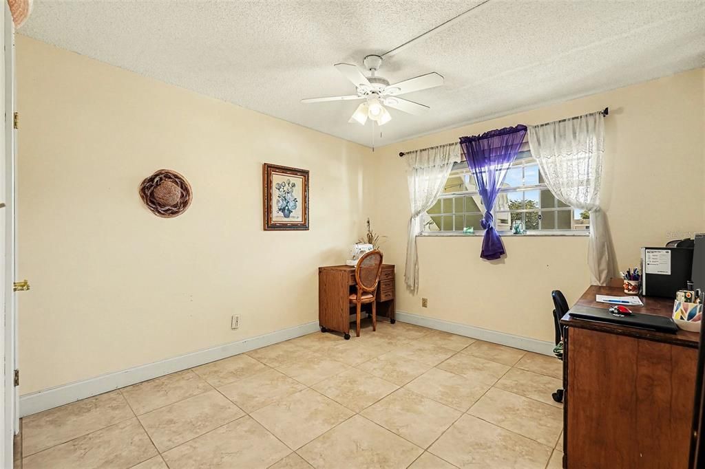 For Sale: $124,900 (2 beds, 2 baths, 1104 Square Feet)