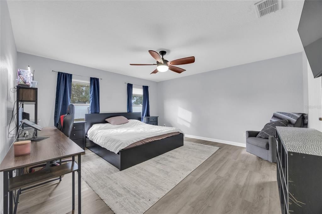 En Venta: $275,000 (3 camas, 2 baños, 1572 Pies cuadrados)