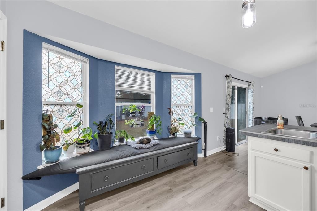 En Venta: $275,000 (3 camas, 2 baños, 1572 Pies cuadrados)