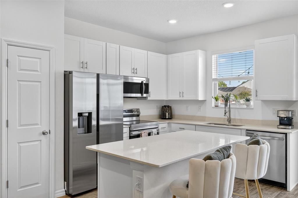 出租: $2,250 (3 贝兹, 2 浴室, 1646 平方英尺)