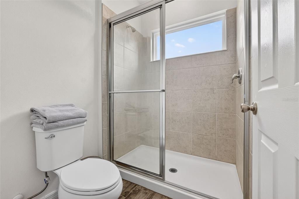 出租: $2,250 (3 贝兹, 2 浴室, 1646 平方英尺)