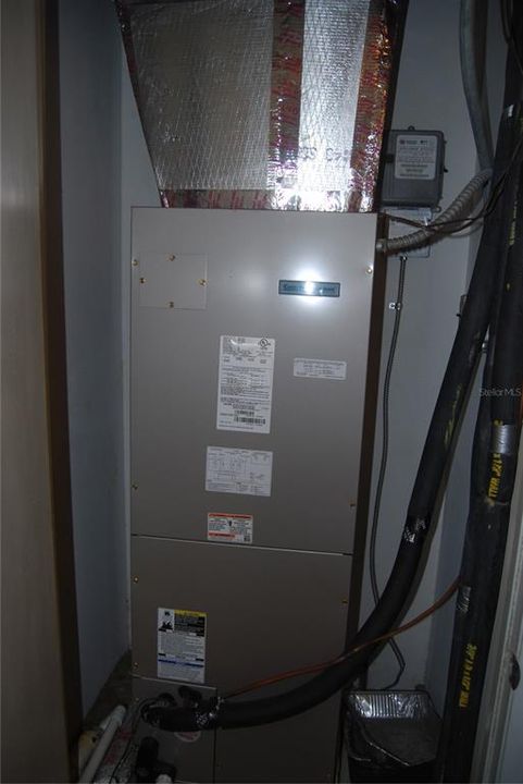 待售: $249,000 (1 贝兹, 1 浴室, 885 平方英尺)