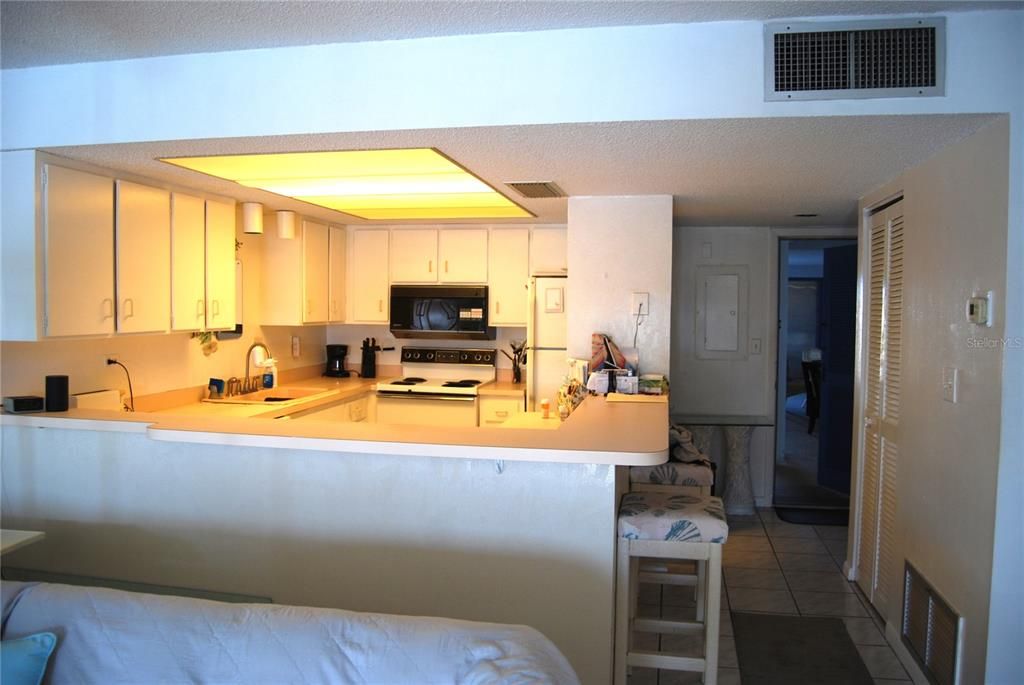 待售: $249,000 (1 贝兹, 1 浴室, 885 平方英尺)