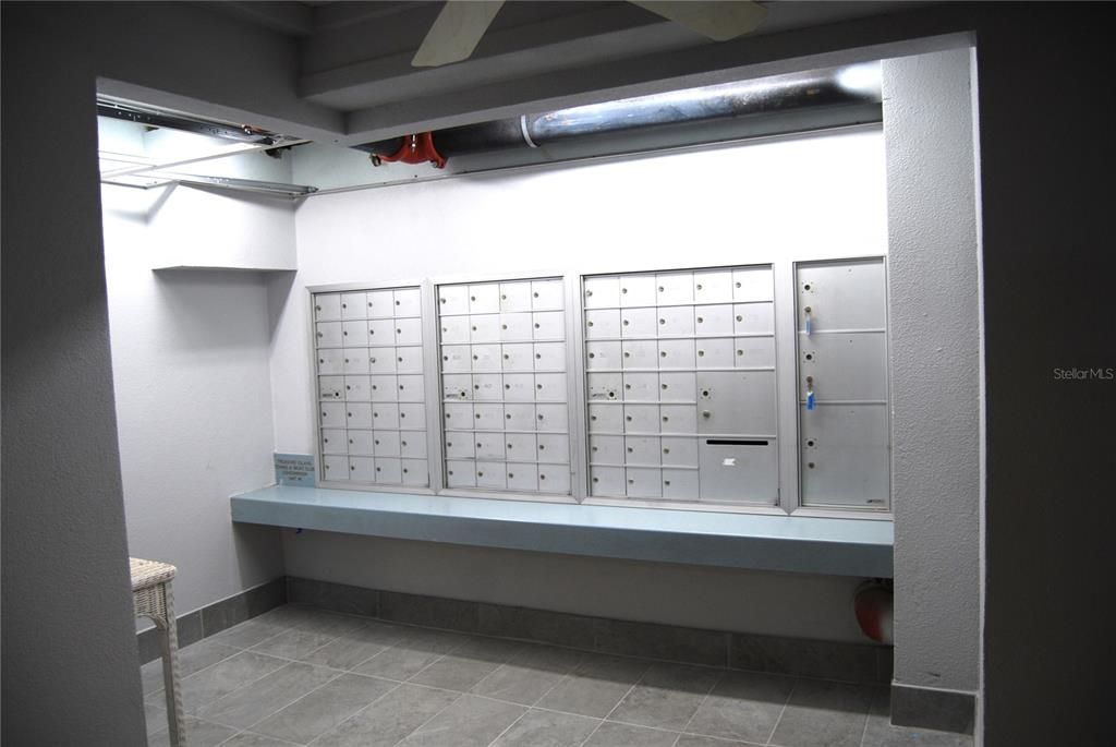 待售: $249,000 (1 贝兹, 1 浴室, 885 平方英尺)