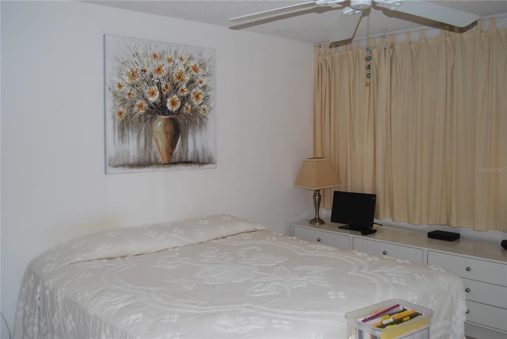 待售: $249,000 (1 贝兹, 1 浴室, 885 平方英尺)