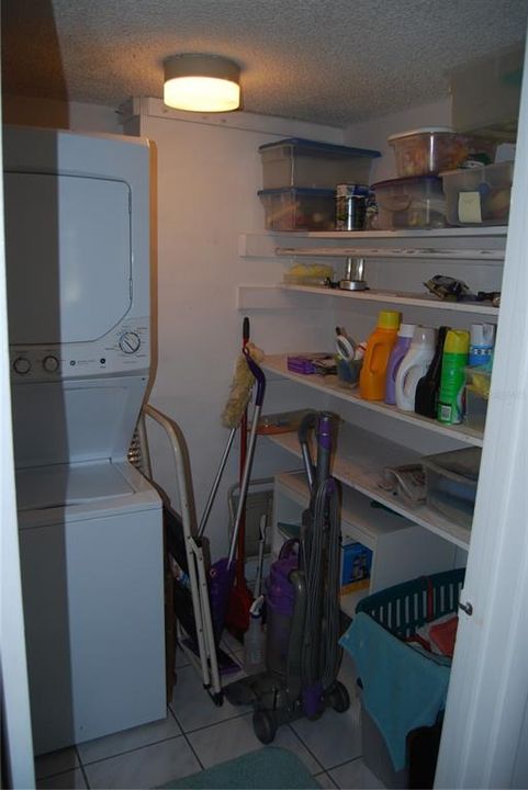 待售: $249,000 (1 贝兹, 1 浴室, 885 平方英尺)