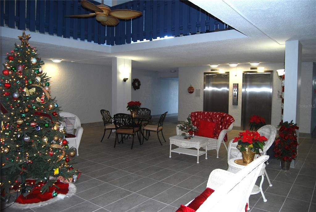 待售: $249,000 (1 贝兹, 1 浴室, 885 平方英尺)