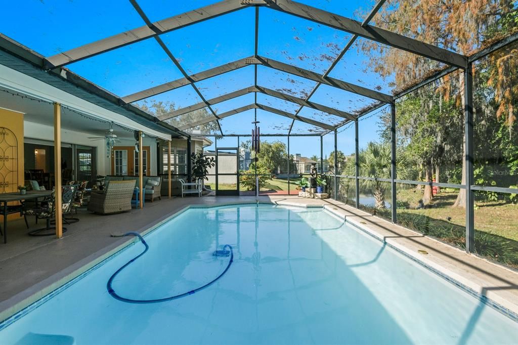 На продажу: $385,000 (3 спален, 2 ванн, 1677 Квадратных фут)